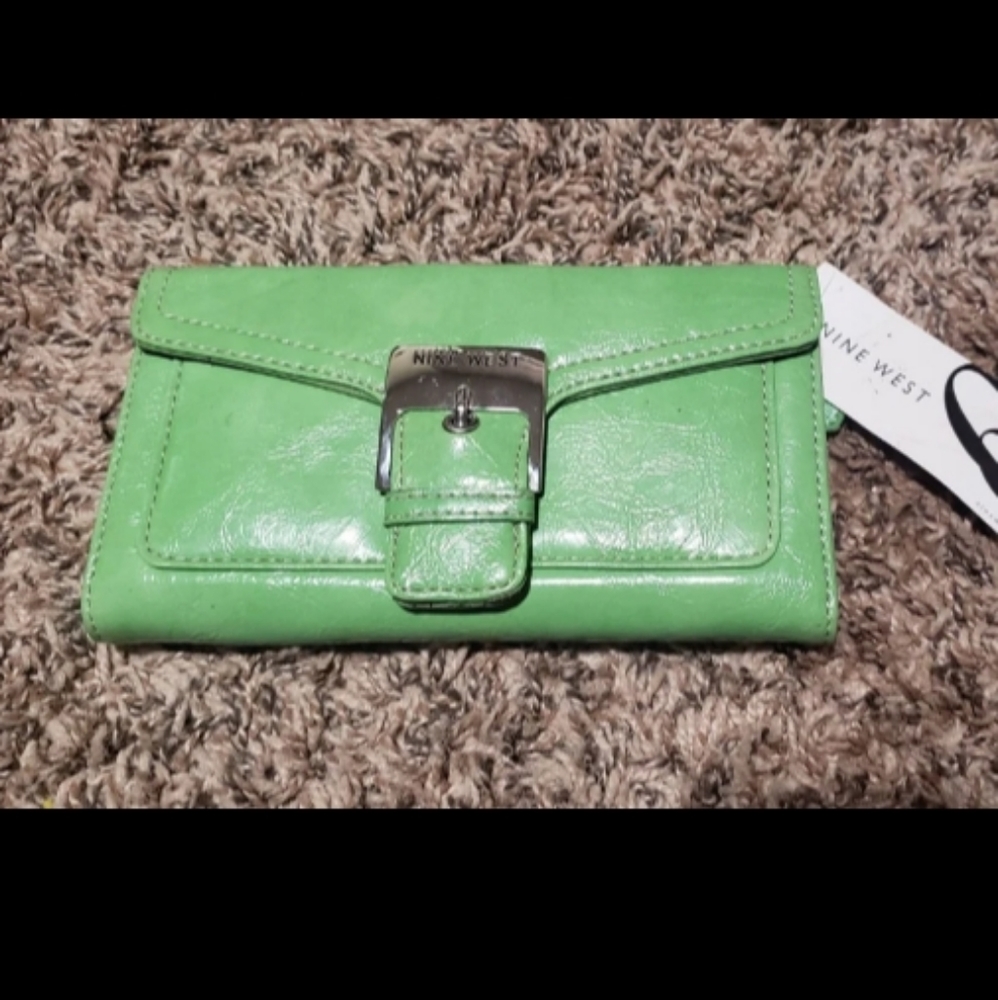 Nine west green wallet